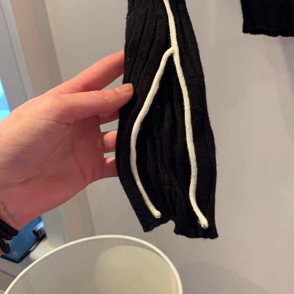 Zara black + white stripped long sleeve - Picture 2 of 5